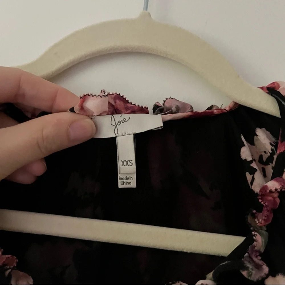 Joie 100% Silk Floral Print Blouse in Black Pink and Cream Size XXS  Boho - Picture 3 of 6